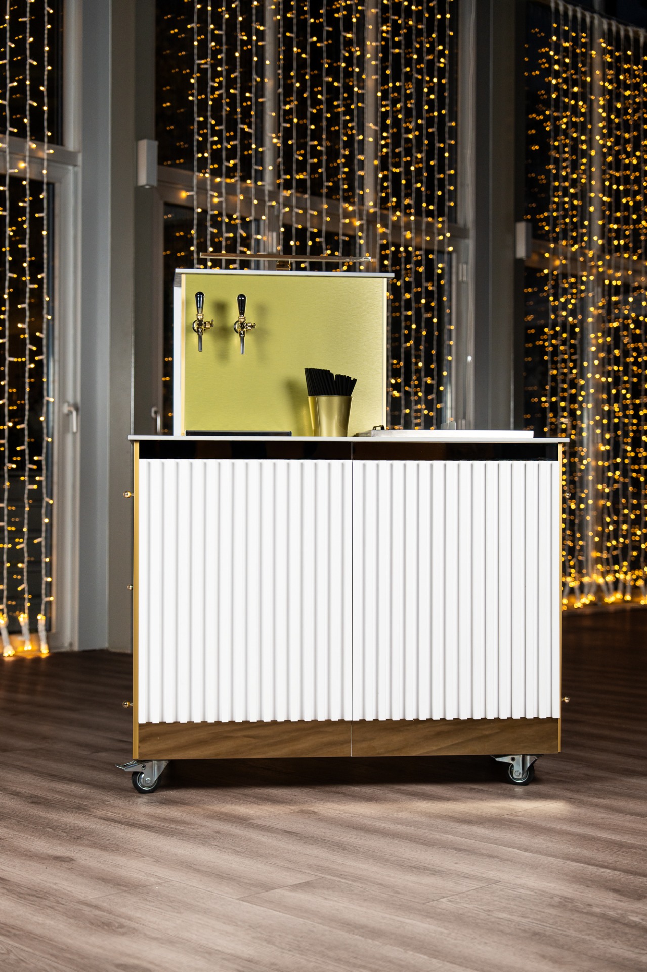 4 - LUXURY WHITE SOHO