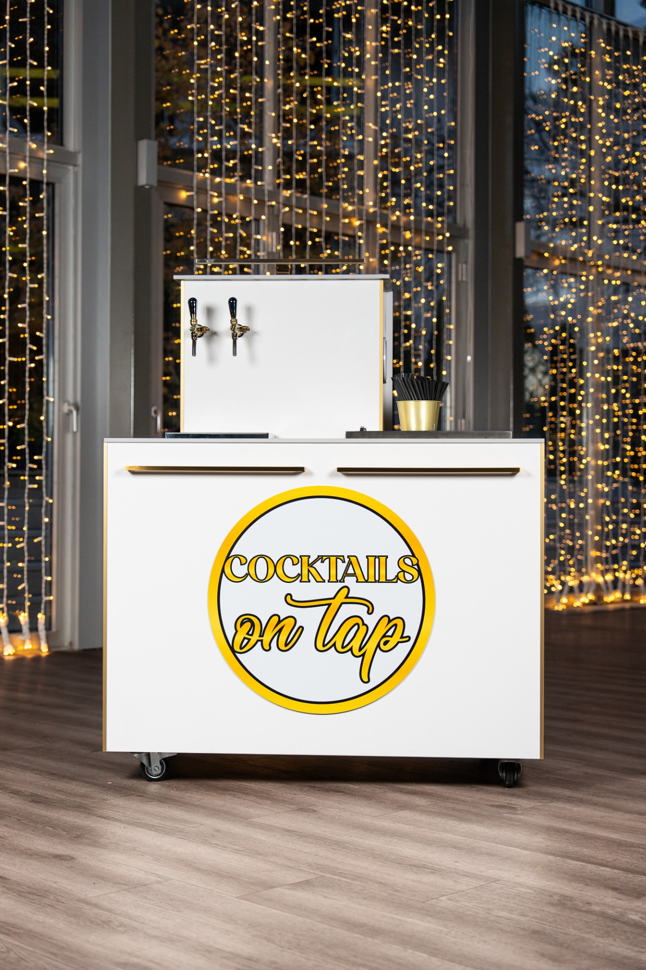 7 - COCOKTAILS ON TAP BRIGHT