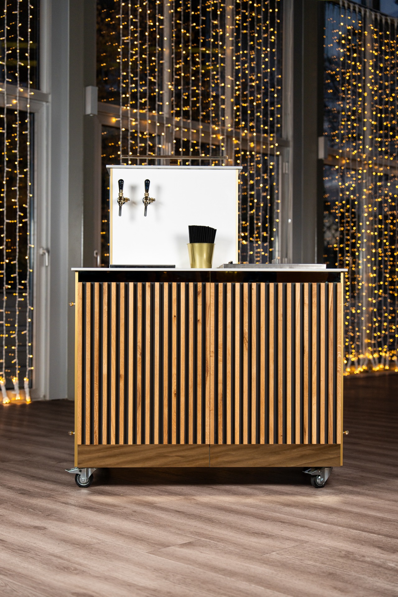 9 - GREAT VINTAGE OAK