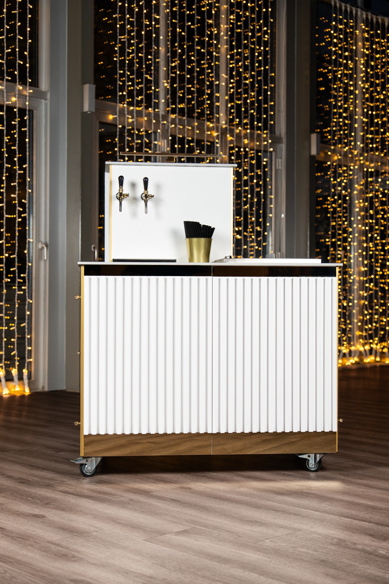 11 - GREAT WHITE SOHO