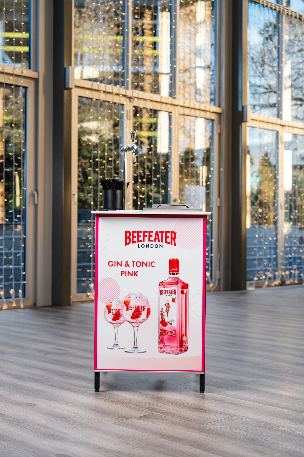 28 - LITTLE PINK BEEFEATER