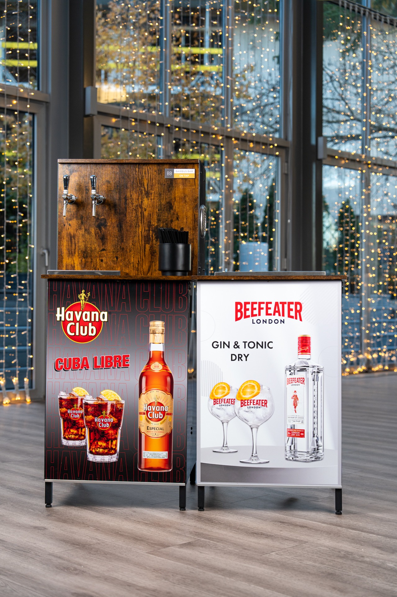 29 - CUBA LIBRE & BEEFEATER WOODEN